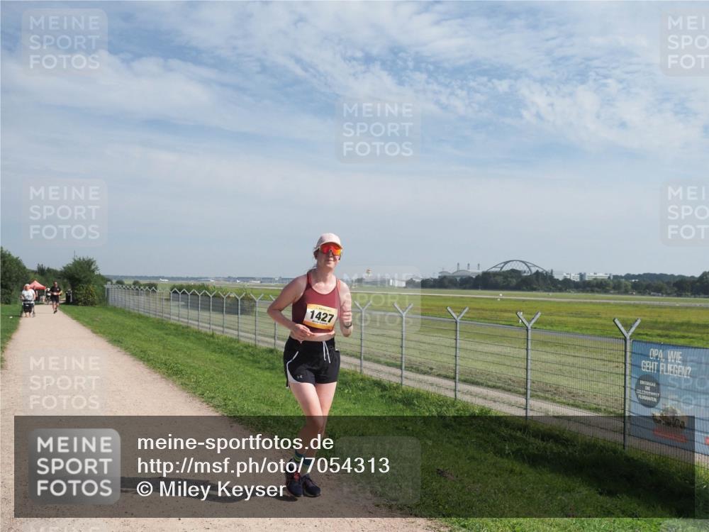 08.09.2024 - Airport Race Miley Keyser http://msf.ph/oto/7054313 08.09.2024 12:49:31 Laufen 1427 meine-sportfotos.de