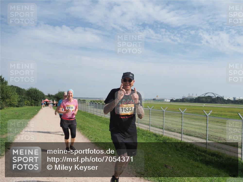 08.09.2024 - Airport Race Miley Keyser http://msf.ph/oto/7054371 08.09.2024 12:50:49 Laufen 1534, 1533 meine-sportfotos.de