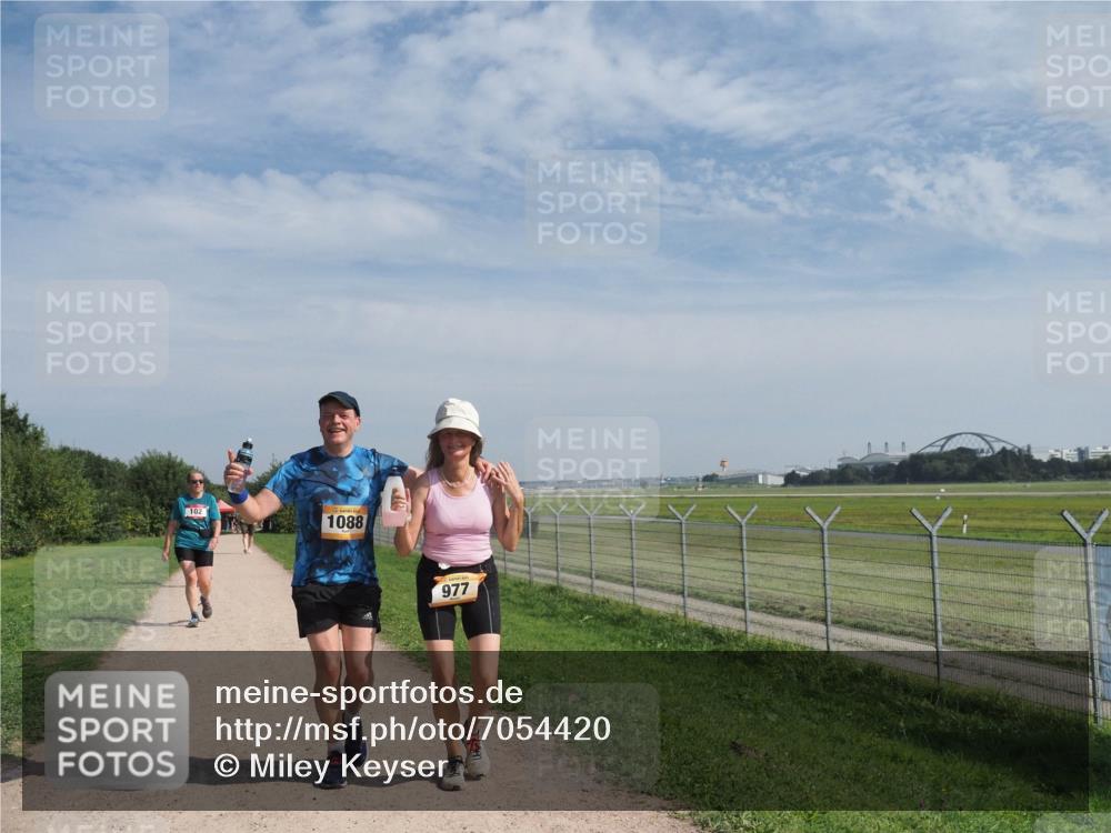 08.09.2024 - Airport Race Miley Keyser http://msf.ph/oto/7054420 08.09.2024 12:51:19 Laufen 102, 1088, 977 meine-sportfotos.de