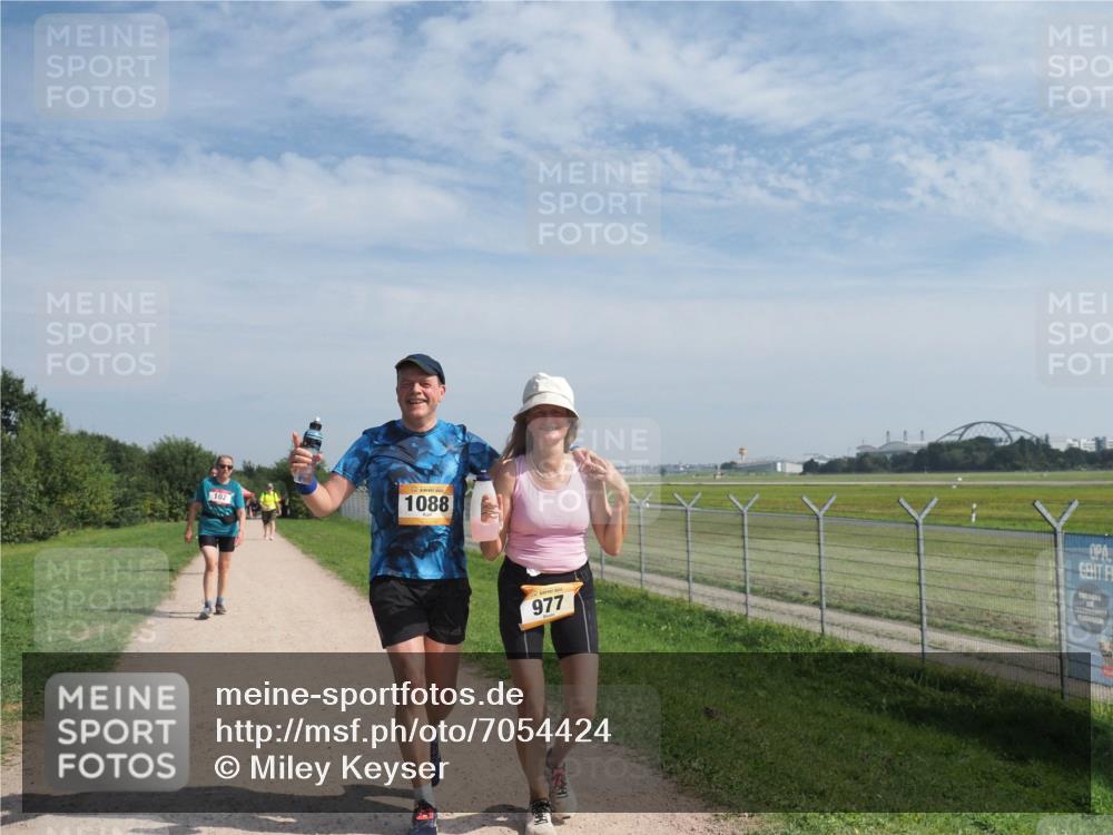 08.09.2024 - Airport Race Miley Keyser http://msf.ph/oto/7054424 08.09.2024 12:51:20 Laufen 102, 1088, 977 meine-sportfotos.de