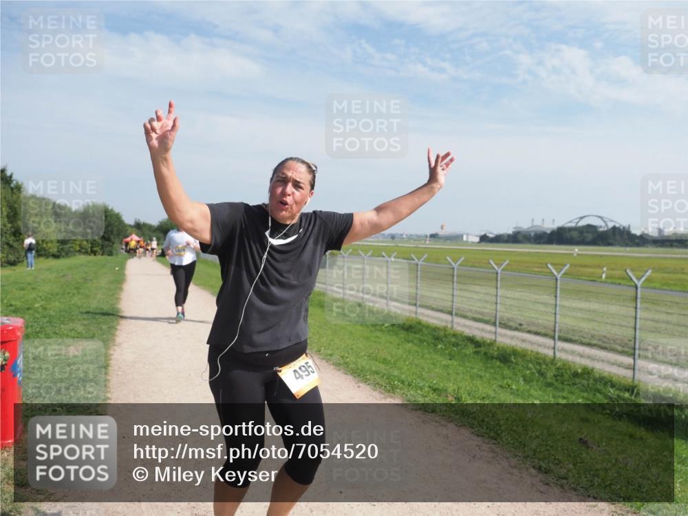 08.09.2024 - Airport Race Miley Keyser http://msf.ph/oto/7054520 08.09.2024 12:52:59 Laufen 495 meine-sportfotos.de