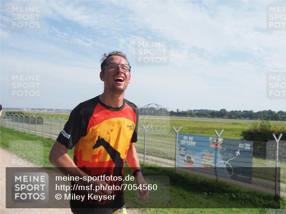 08.09.2024 - Airport Race Miley Keyser http://msf.ph/oto/7054560 08.09.2024 12:53:33 Laufen 200 meine-sportfotos.de