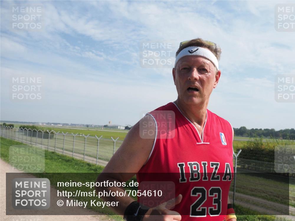 08.09.2024 - Airport Race Miley Keyser http://msf.ph/oto/7054610 08.09.2024 12:54:07 Laufen 23 meine-sportfotos.de