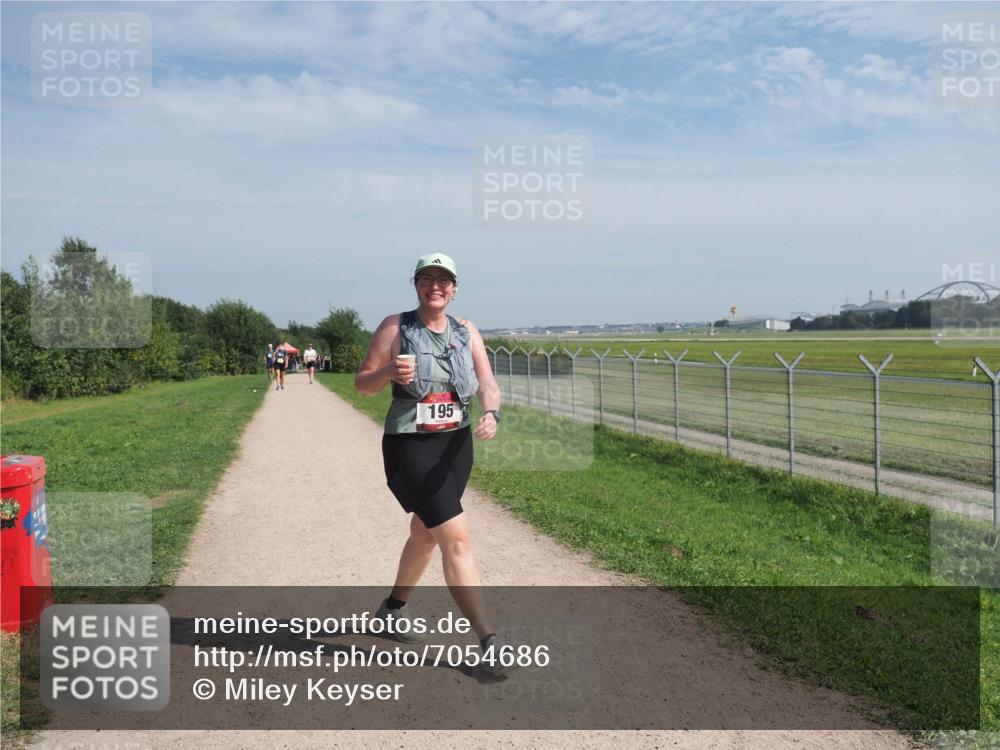 08.09.2024 - Airport Race Miley Keyser http://msf.ph/oto/7054686 08.09.2024 12:56:10 Laufen 195 meine-sportfotos.de