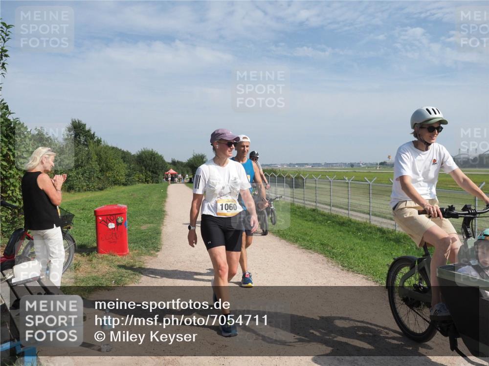 08.09.2024 - Airport Race Miley Keyser http://msf.ph/oto/7054711 08.09.2024 12:56:36 Laufen 1060 meine-sportfotos.de