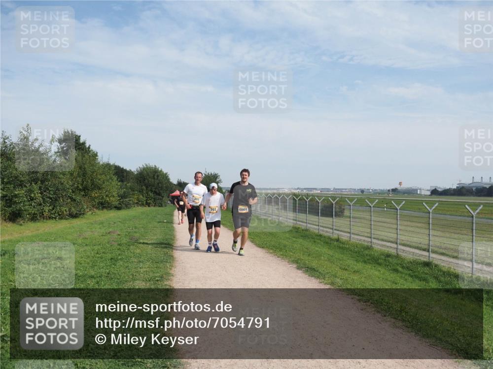 08.09.2024 - Airport Race Miley Keyser http://msf.ph/oto/7054791 08.09.2024 13:02:00 Laufen 302, 702 meine-sportfotos.de