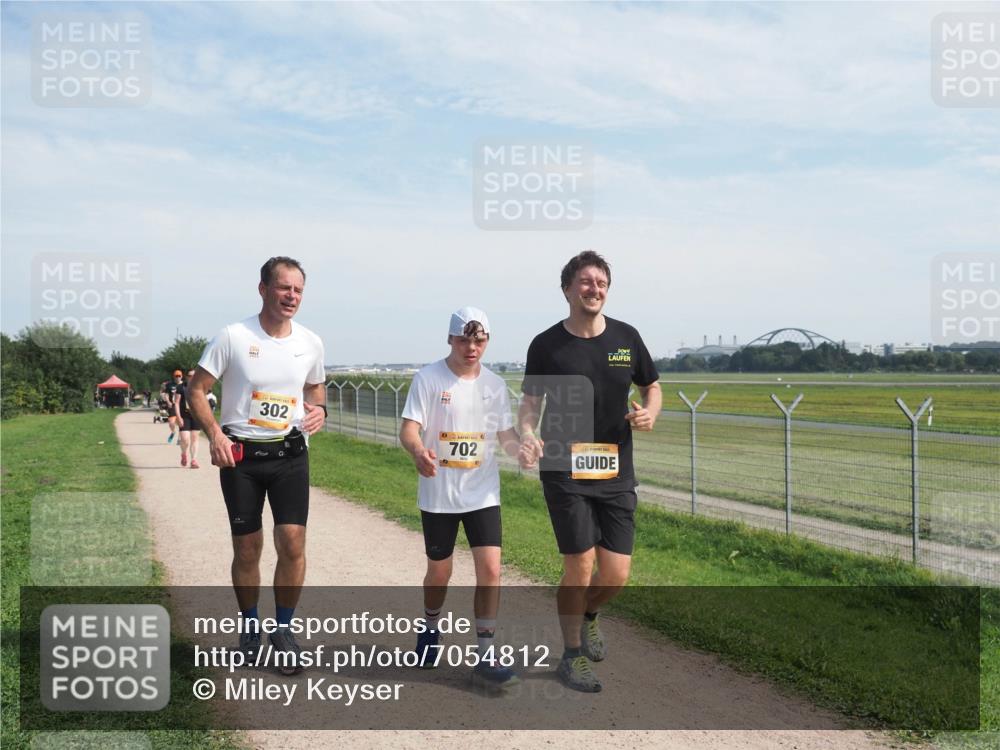 08.09.2024 - Airport Race Miley Keyser http://msf.ph/oto/7054812 08.09.2024 13:02:04 Laufen 302, 702 meine-sportfotos.de