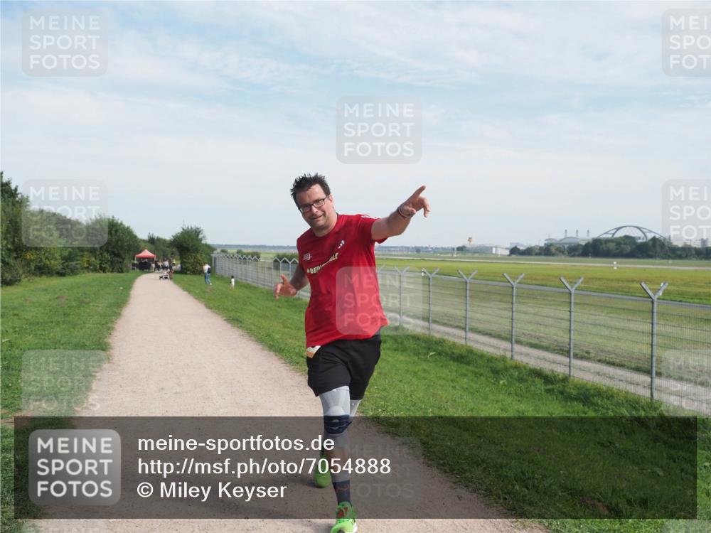 08.09.2024 - Airport Race Miley Keyser http://msf.ph/oto/7054888 08.09.2024 13:04:54 Laufen 47 meine-sportfotos.de