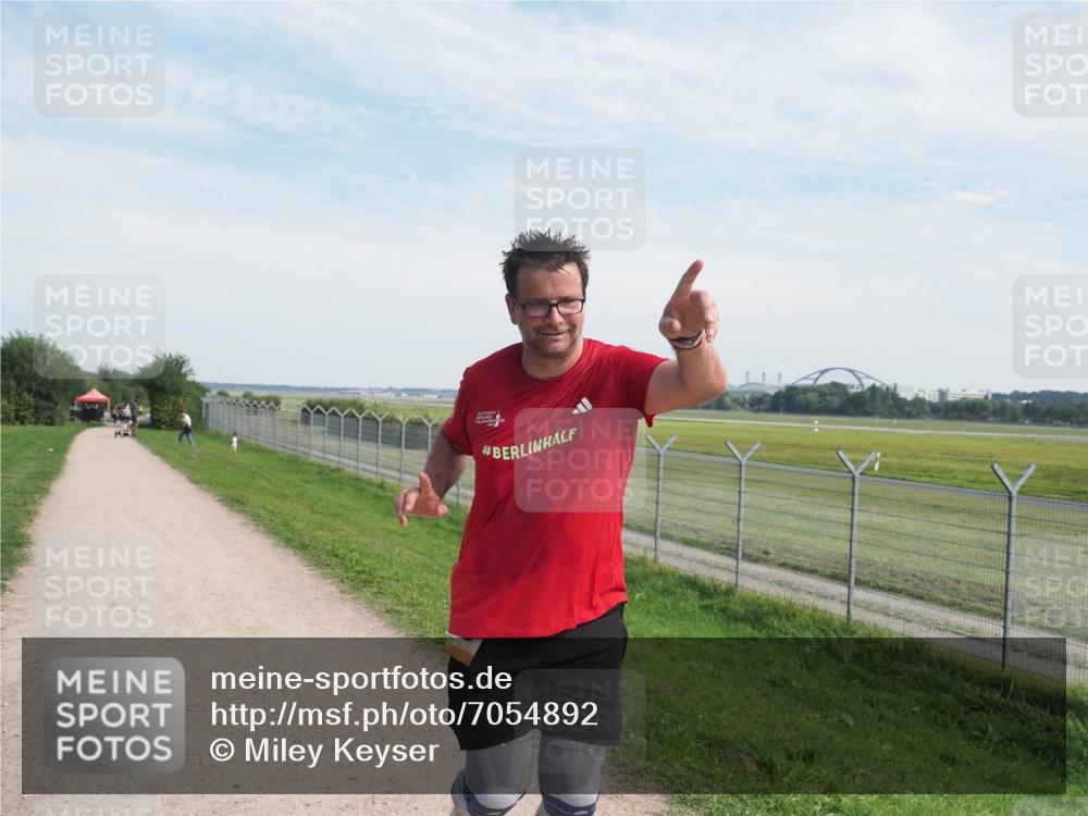 08.09.2024 - Airport Race Miley Keyser http://msf.ph/oto/7054892 08.09.2024 13:04:55 Laufen  meine-sportfotos.de
