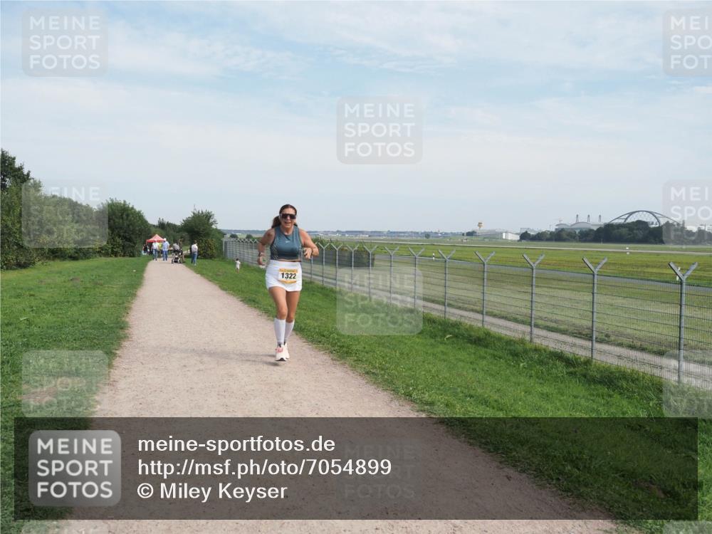 08.09.2024 - Airport Race Miley Keyser http://msf.ph/oto/7054899 08.09.2024 13:06:06 Laufen 1322 meine-sportfotos.de