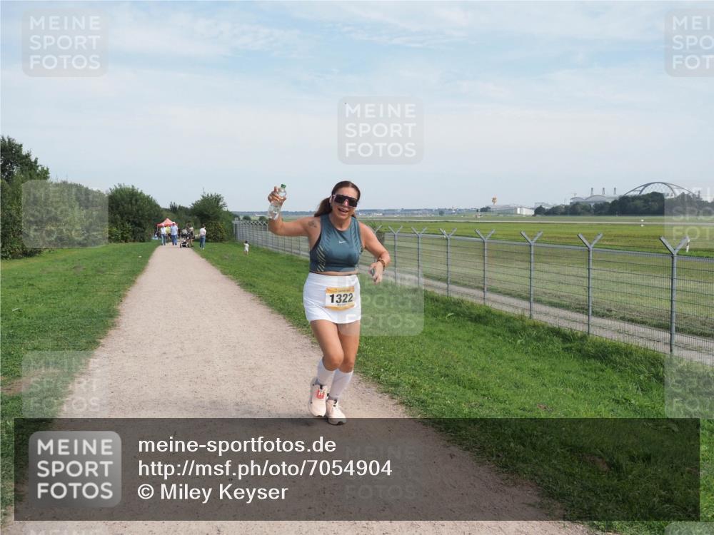 08.09.2024 - Airport Race Miley Keyser http://msf.ph/oto/7054904 08.09.2024 13:06:08 Laufen 1322 meine-sportfotos.de