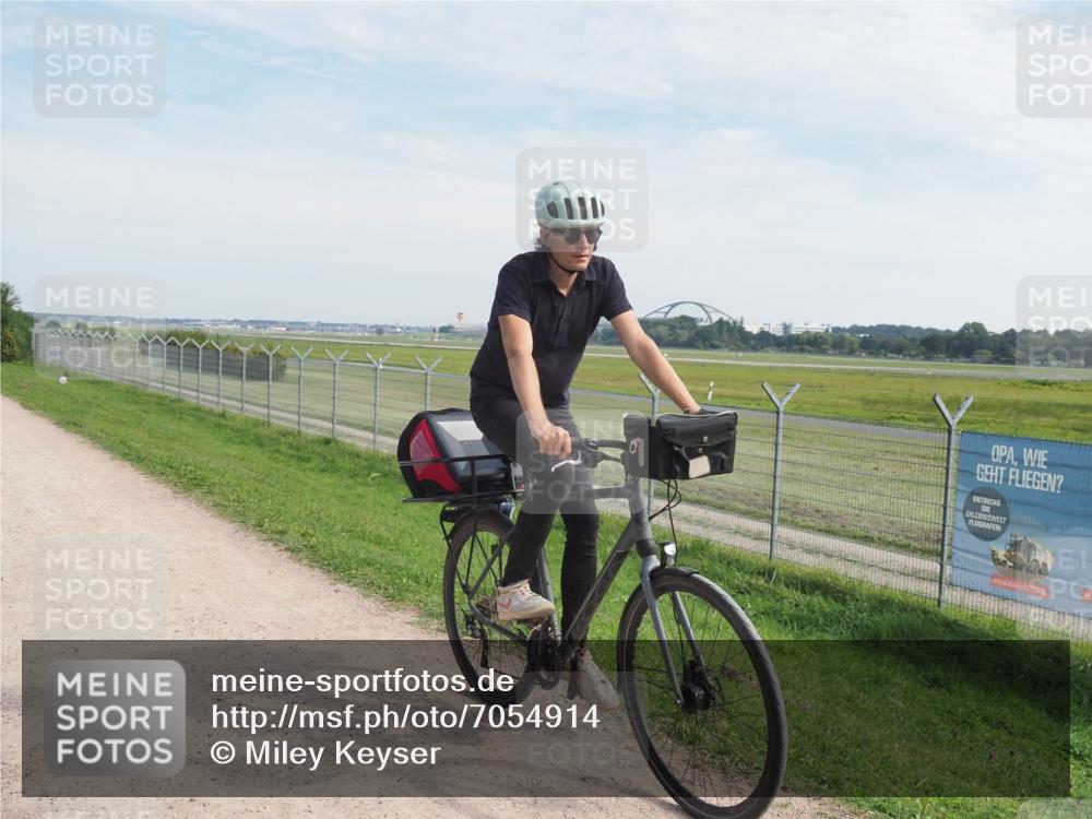 08.09.2024 - Airport Race Miley Keyser http://msf.ph/oto/7054914 08.09.2024 13:07:24 Laufen 9 meine-sportfotos.de