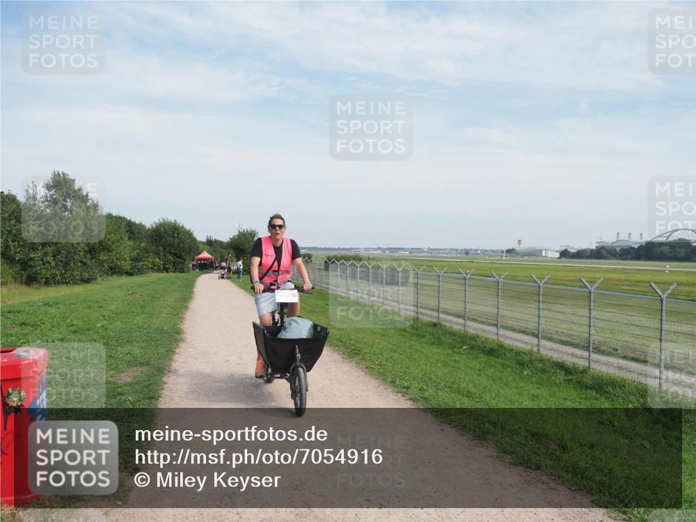 08.09.2024 - Airport Race Miley Keyser http://msf.ph/oto/7054916 08.09.2024 13:07:33 Laufen  meine-sportfotos.de