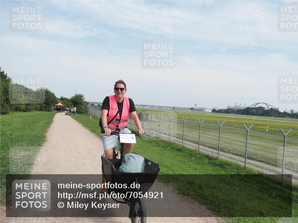 08.09.2024 - Airport Race Miley Keyser http://msf.ph/oto/7054921 08.09.2024 13:07:34 Laufen  meine-sportfotos.de