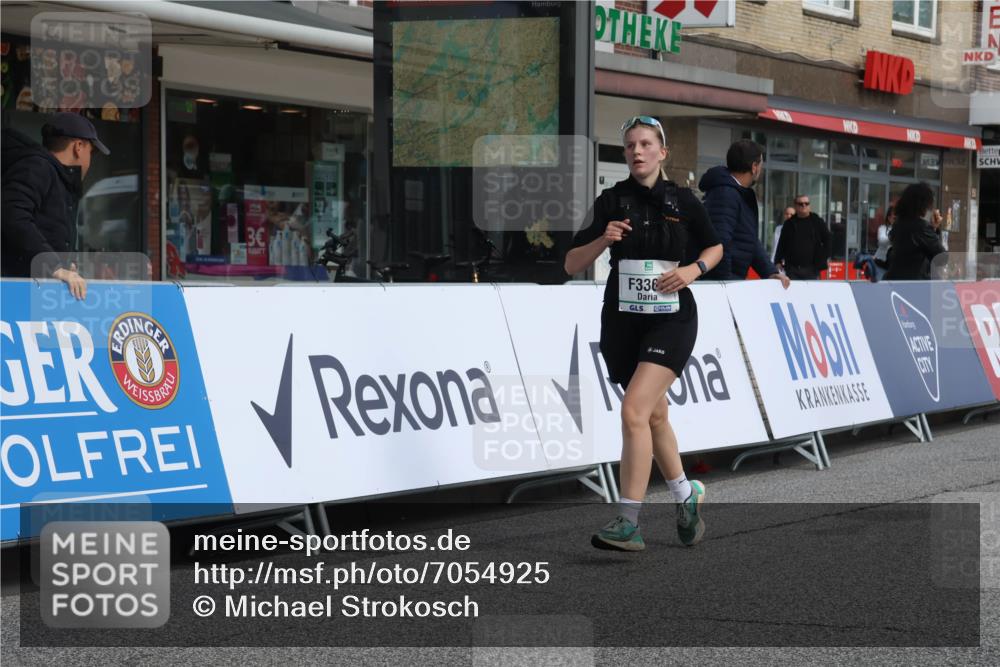 15.09.2024 - PSD Bank Halbmarathon Michael Strokosch http://msf.ph/oto/7054925 15.09.2024 12:39:06 Ziel 2523, 2954, 3367 meine-sportfotos.de