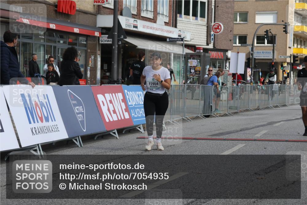 15.09.2024 - PSD Bank Halbmarathon Michael Strokosch http://msf.ph/oto/7054935 15.09.2024 12:39:08 Ziel 2523, 2954, 3367 meine-sportfotos.de