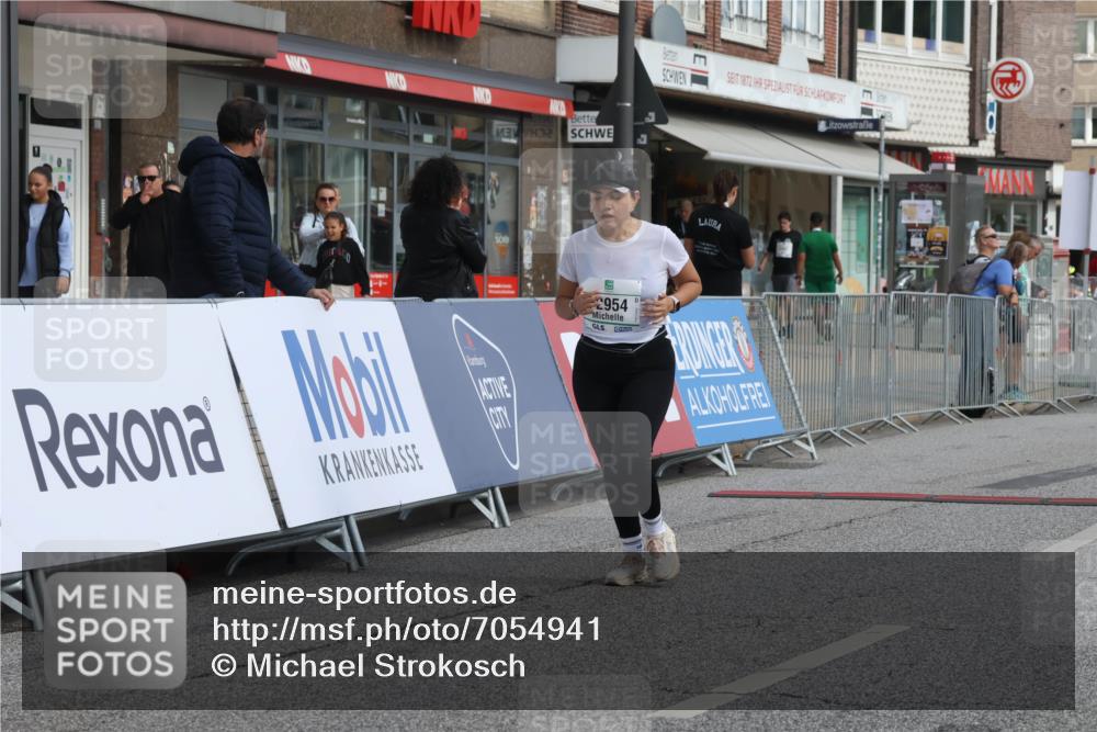 15.09.2024 - PSD Bank Halbmarathon Michael Strokosch http://msf.ph/oto/7054941 15.09.2024 12:39:09 Ziel 2523, 2954, 3367 meine-sportfotos.de