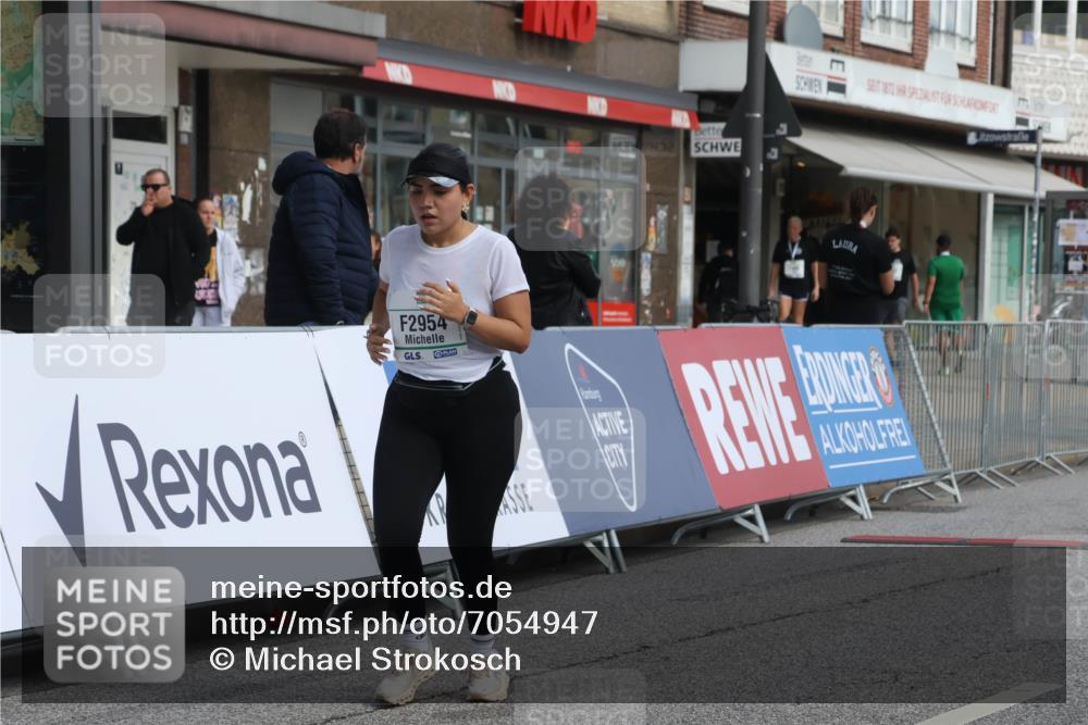15.09.2024 - PSD Bank Halbmarathon Michael Strokosch http://msf.ph/oto/7054947 15.09.2024 12:39:10 Ziel 2523, 2954, 3367 meine-sportfotos.de