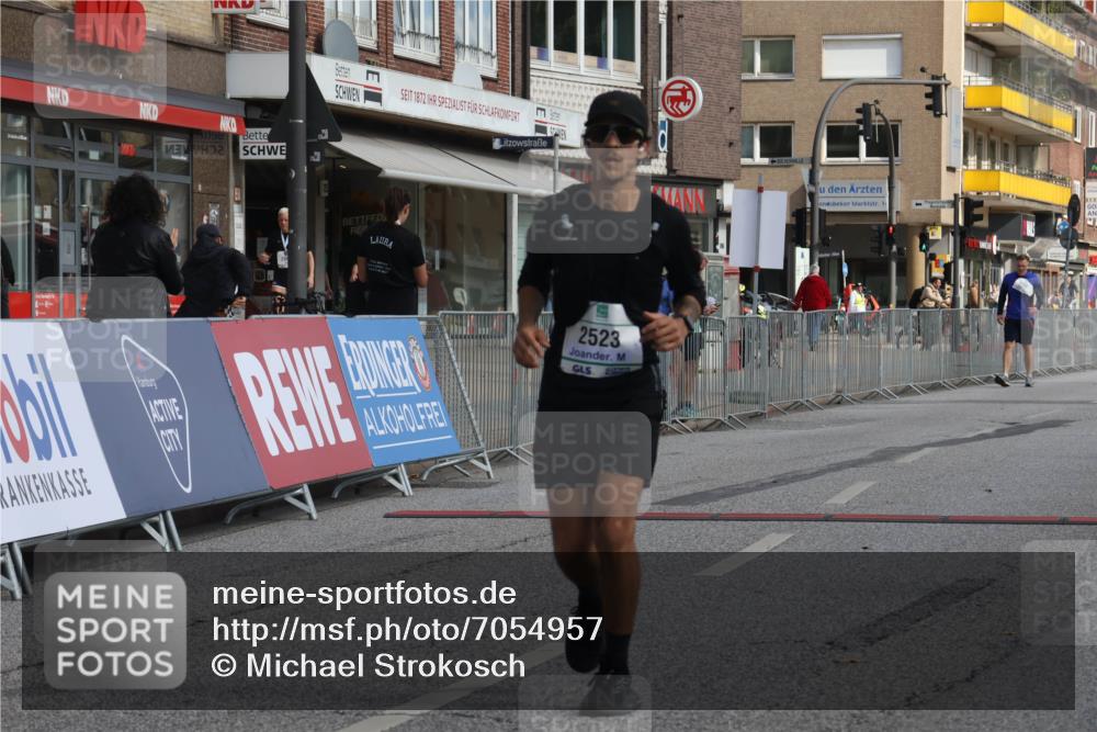 15.09.2024 - PSD Bank Halbmarathon Michael Strokosch http://msf.ph/oto/7054957 15.09.2024 12:39:12 Ziel 2523, 2954, 3367 meine-sportfotos.de