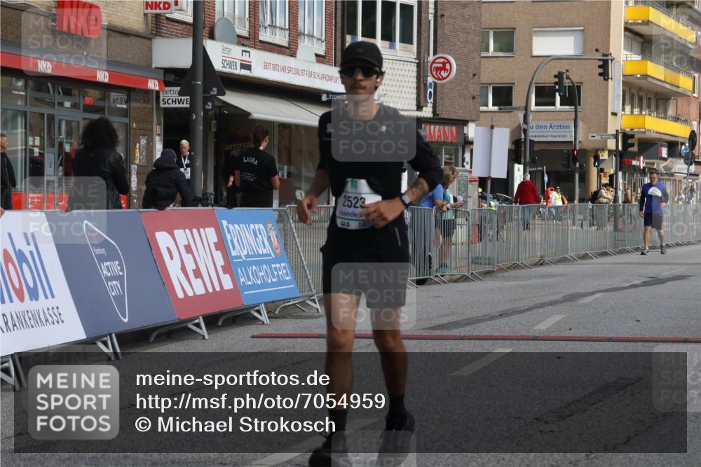 15.09.2024 - PSD Bank Halbmarathon Michael Strokosch http://msf.ph/oto/7054959 15.09.2024 12:39:13 Ziel 2523, 2954, 3367 meine-sportfotos.de