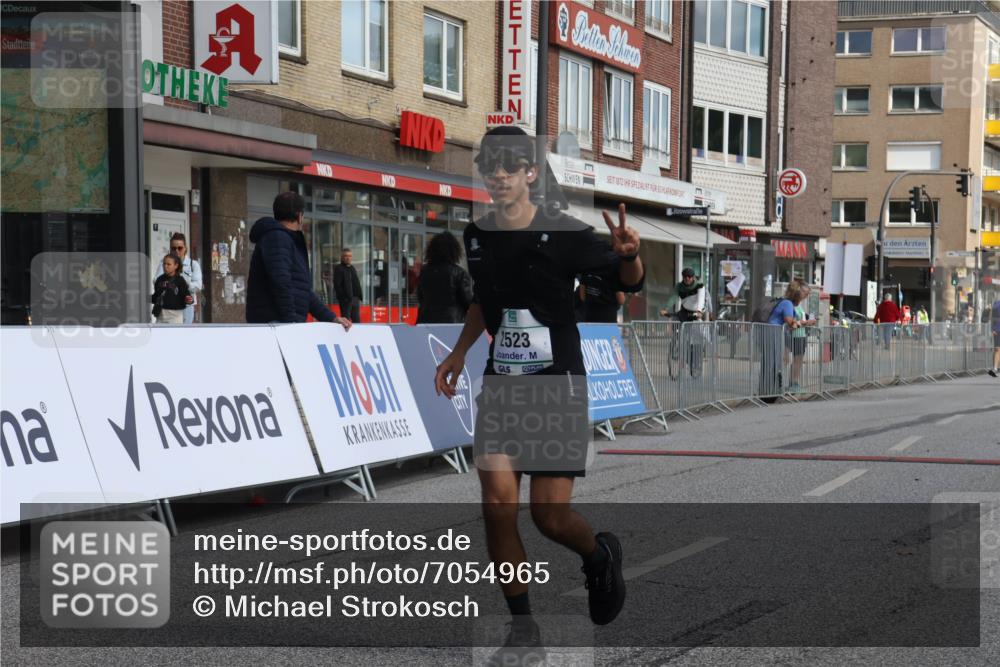 15.09.2024 - PSD Bank Halbmarathon Michael Strokosch http://msf.ph/oto/7054965 15.09.2024 12:39:13 Ziel 2523, 2954, 3367 meine-sportfotos.de