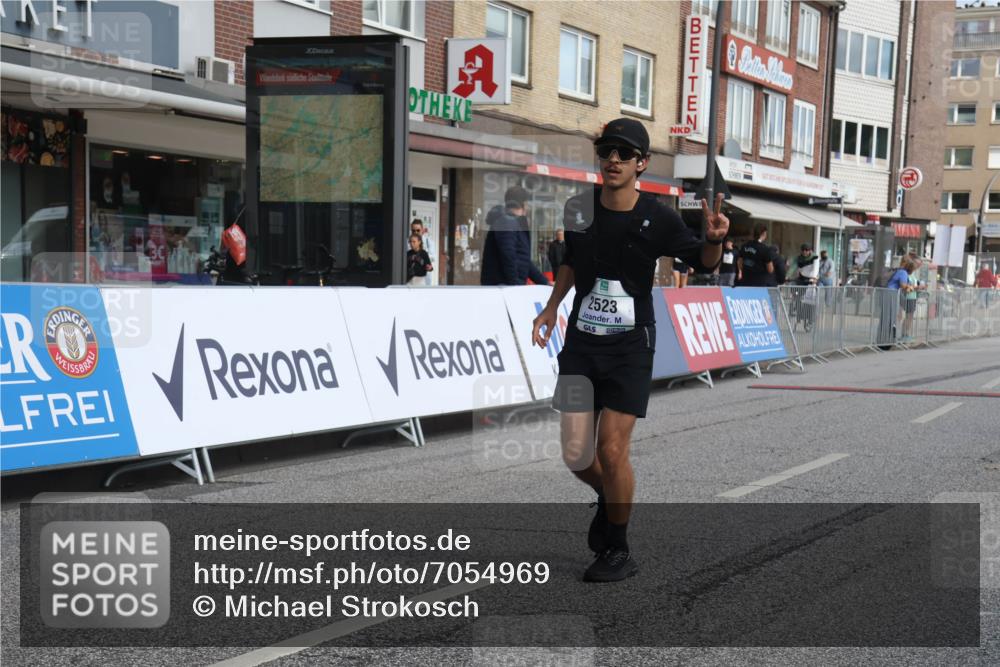15.09.2024 - PSD Bank Halbmarathon Michael Strokosch http://msf.ph/oto/7054969 15.09.2024 12:39:14 Ziel 2523, 2954, 3367 meine-sportfotos.de