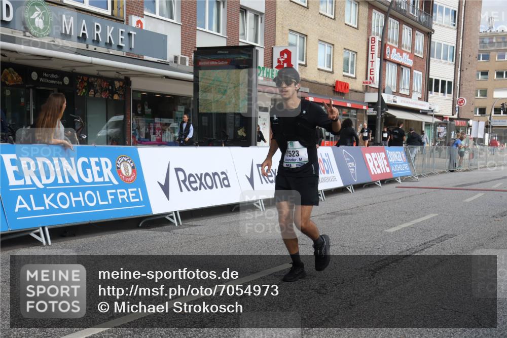 15.09.2024 - PSD Bank Halbmarathon Michael Strokosch http://msf.ph/oto/7054973 15.09.2024 12:39:14 Ziel 2523, 2954, 3367 meine-sportfotos.de