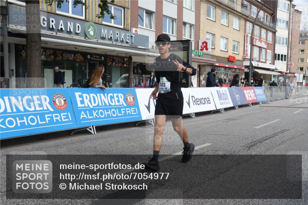 15.09.2024 - PSD Bank Halbmarathon Michael Strokosch http://msf.ph/oto/7054977 15.09.2024 12:39:15 Ziel 2523, 2954, 3367 meine-sportfotos.de