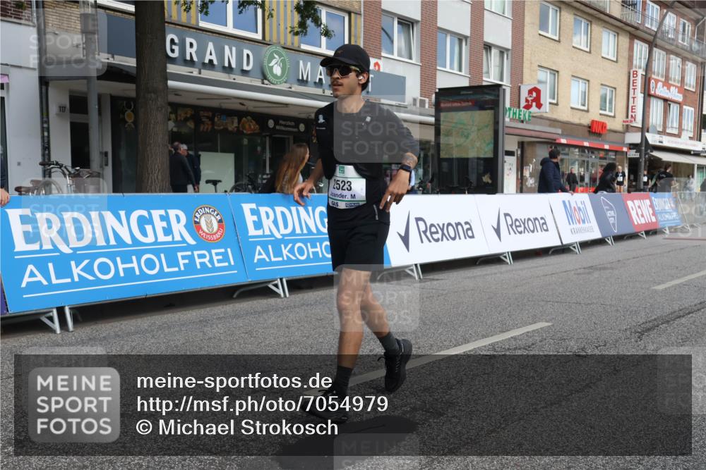 15.09.2024 - PSD Bank Halbmarathon Michael Strokosch http://msf.ph/oto/7054979 15.09.2024 12:39:15 Ziel 2523, 2954, 3367 meine-sportfotos.de