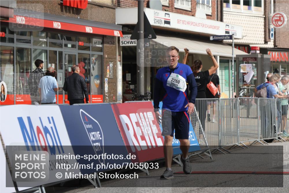 15.09.2024 - PSD Bank Halbmarathon Michael Strokosch http://msf.ph/oto/7055033 15.09.2024 12:39:33 Ziel 2094, 2137, 2260, 3297 meine-sportfotos.de