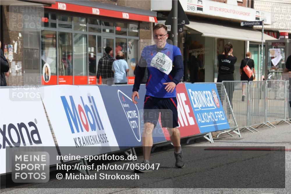 15.09.2024 - PSD Bank Halbmarathon Michael Strokosch http://msf.ph/oto/7055047 15.09.2024 12:39:35 Ziel 2094, 2137, 2260, 3297 meine-sportfotos.de