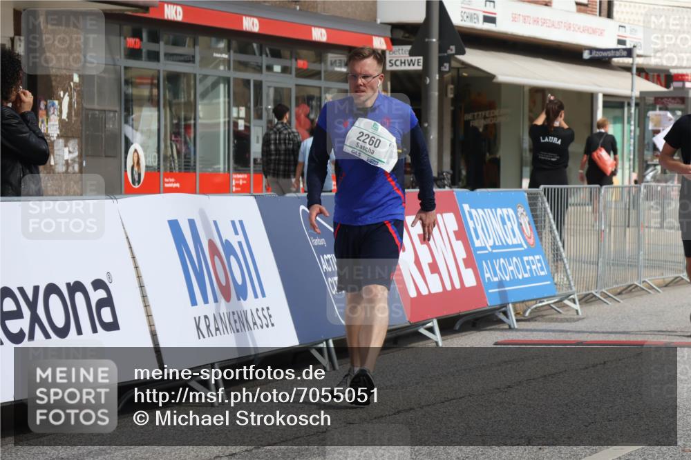 15.09.2024 - PSD Bank Halbmarathon Michael Strokosch http://msf.ph/oto/7055051 15.09.2024 12:39:35 Ziel 2094, 2137, 2260, 3297 meine-sportfotos.de