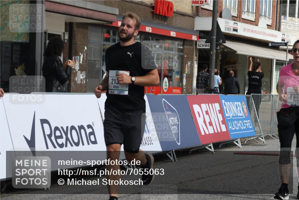 15.09.2024 - PSD Bank Halbmarathon Michael Strokosch http://msf.ph/oto/7055063 15.09.2024 12:39:39 Ziel 2125, 2137, 2260, 3297, 3345 meine-sportfotos.de