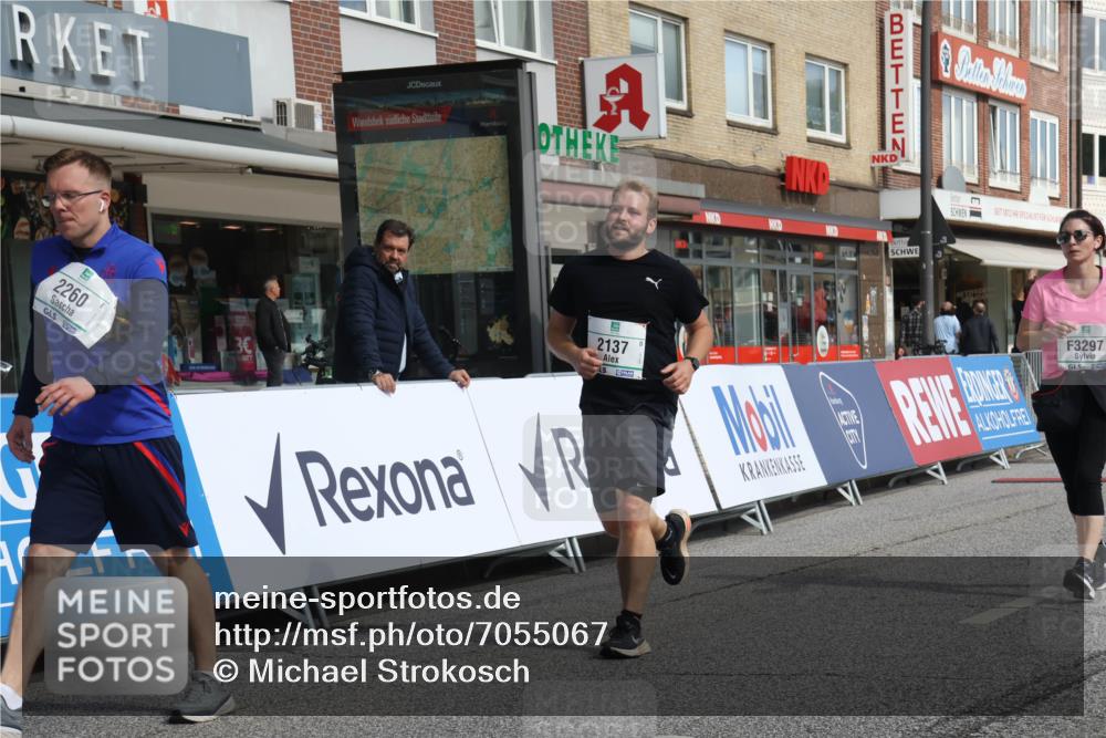 15.09.2024 - PSD Bank Halbmarathon Michael Strokosch http://msf.ph/oto/7055067 15.09.2024 12:39:40 Ziel 2125, 2137, 2260, 3297, 3345 meine-sportfotos.de