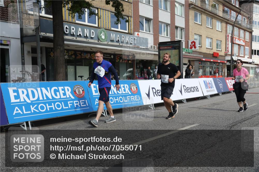 15.09.2024 - PSD Bank Halbmarathon Michael Strokosch http://msf.ph/oto/7055071 15.09.2024 12:39:40 Ziel 2125, 2137, 2260, 3297, 3345 meine-sportfotos.de