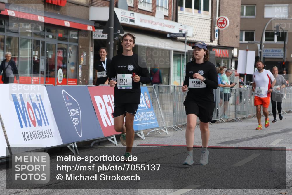 15.09.2024 - PSD Bank Halbmarathon Michael Strokosch http://msf.ph/oto/7055137 15.09.2024 12:39:56 Ziel 2125, 2301, 2395, 2428, 3345, 3503 meine-sportfotos.de