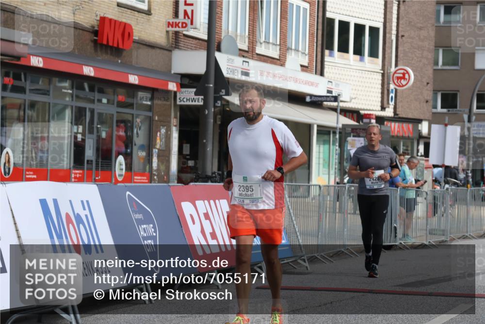 15.09.2024 - PSD Bank Halbmarathon Michael Strokosch http://msf.ph/oto/7055171 15.09.2024 12:40:01 Ziel 2301, 2395, 2428, 3503 meine-sportfotos.de