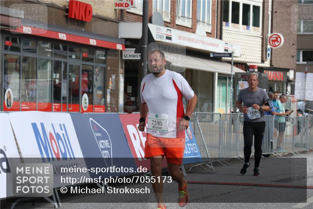 15.09.2024 - PSD Bank Halbmarathon Michael Strokosch http://msf.ph/oto/7055173 15.09.2024 12:40:01 Ziel 2301, 2395, 2428, 3503 meine-sportfotos.de