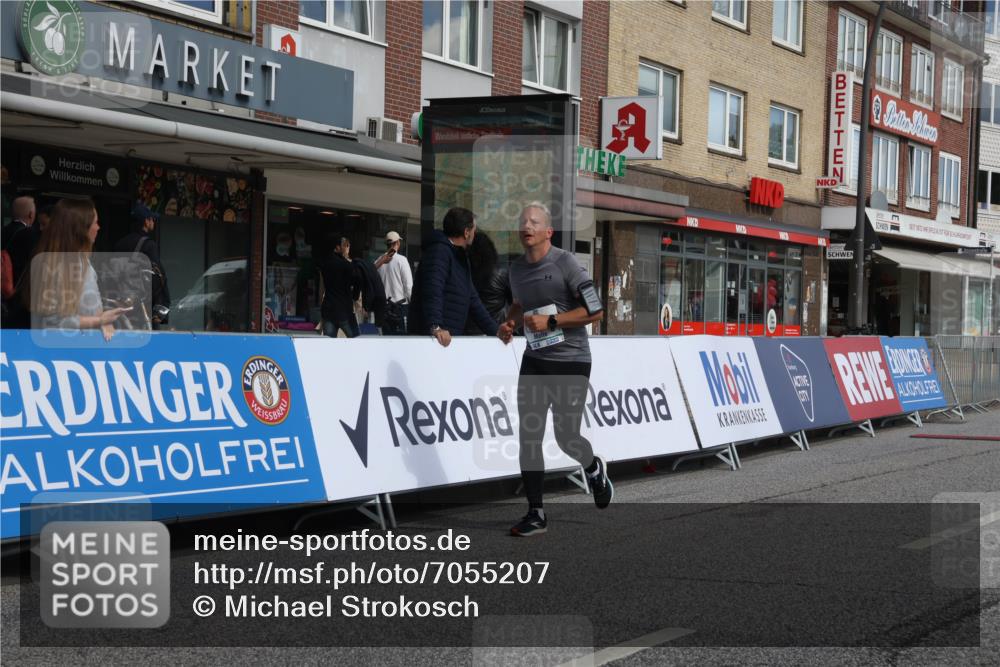 15.09.2024 - PSD Bank Halbmarathon Michael Strokosch http://msf.ph/oto/7055207 15.09.2024 12:40:07 Ziel 1668, 2301, 2395, 2428, 3499, 3503 meine-sportfotos.de