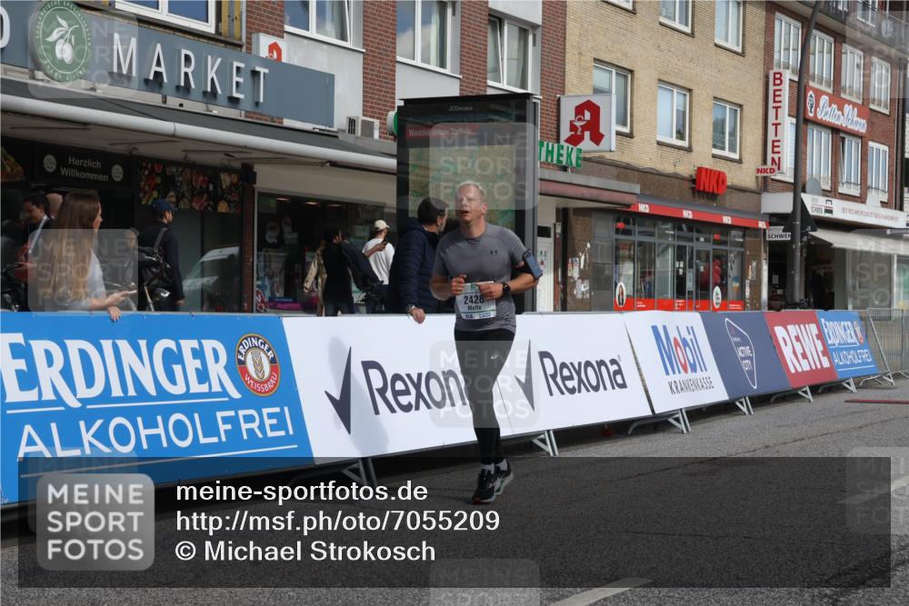 15.09.2024 - PSD Bank Halbmarathon Michael Strokosch http://msf.ph/oto/7055209 15.09.2024 12:40:07 Ziel 1668, 2301, 2395, 2428, 3499, 3503 meine-sportfotos.de