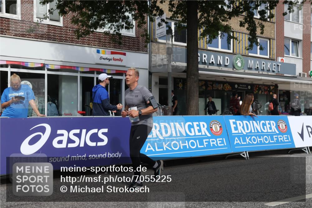 15.09.2024 - PSD Bank Halbmarathon Michael Strokosch http://msf.ph/oto/7055225 15.09.2024 12:40:09 Ziel 1668, 2395, 2428, 3499 meine-sportfotos.de