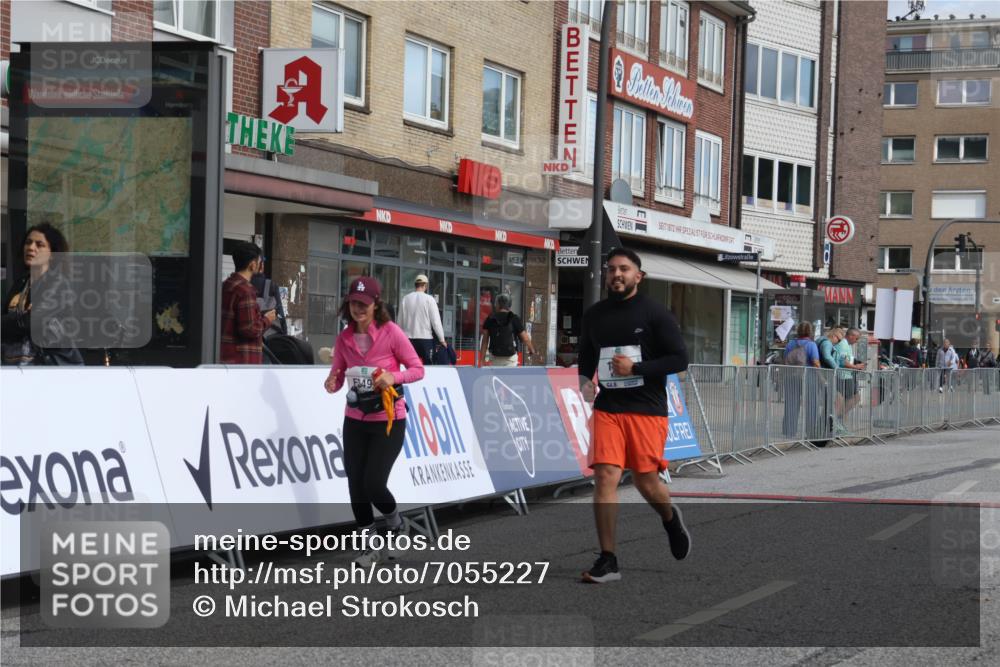 15.09.2024 - PSD Bank Halbmarathon Michael Strokosch http://msf.ph/oto/7055227 15.09.2024 12:40:15 Ziel 1668, 2428, 3499 meine-sportfotos.de