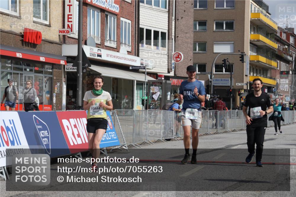 15.09.2024 - PSD Bank Halbmarathon Michael Strokosch http://msf.ph/oto/7055263 15.09.2024 12:40:50 Ziel 1845, 1910, 3444 meine-sportfotos.de
