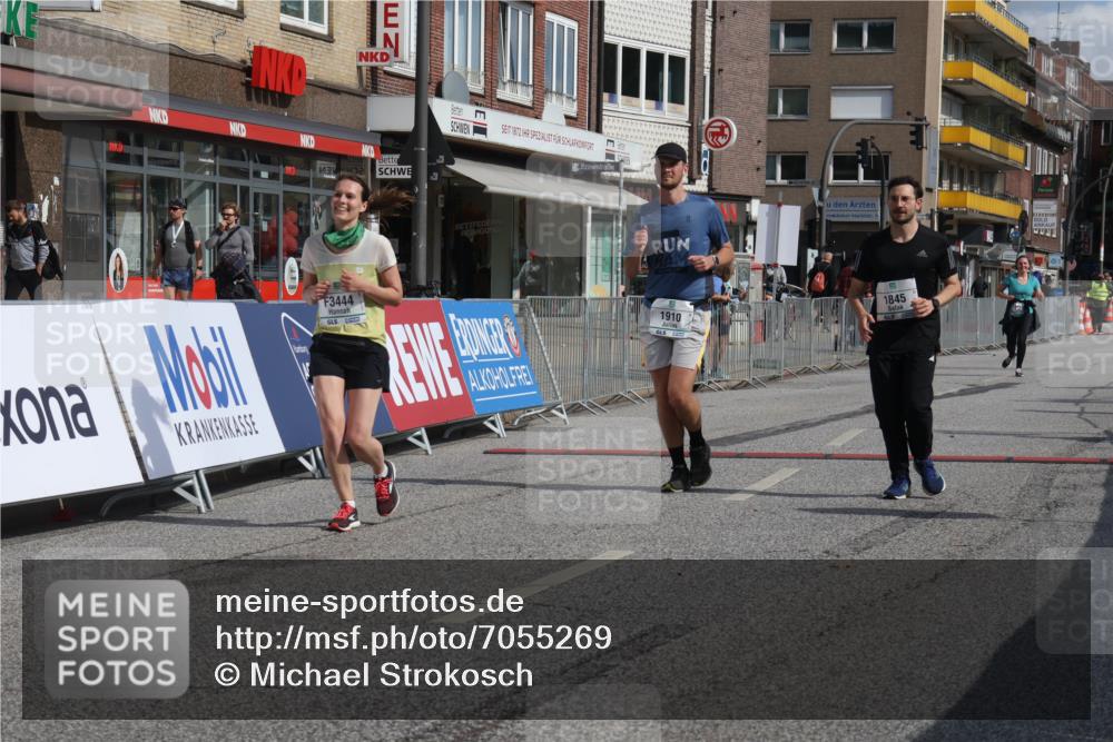 15.09.2024 - PSD Bank Halbmarathon Michael Strokosch http://msf.ph/oto/7055269 15.09.2024 12:40:51 Ziel 1845, 1910, 3444 meine-sportfotos.de