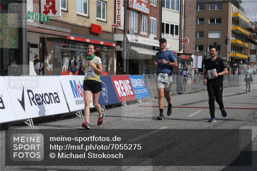 15.09.2024 - PSD Bank Halbmarathon Michael Strokosch http://msf.ph/oto/7055275 15.09.2024 12:40:52 Ziel 1845, 1910, 3444 meine-sportfotos.de