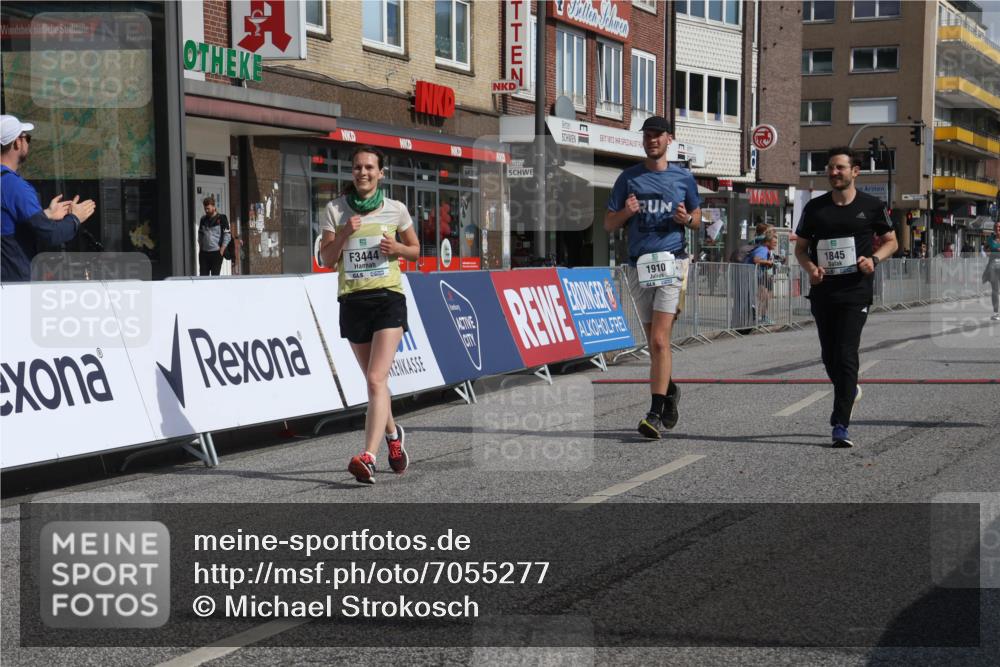 15.09.2024 - PSD Bank Halbmarathon Michael Strokosch http://msf.ph/oto/7055277 15.09.2024 12:40:52 Ziel 1845, 1910, 3444 meine-sportfotos.de
