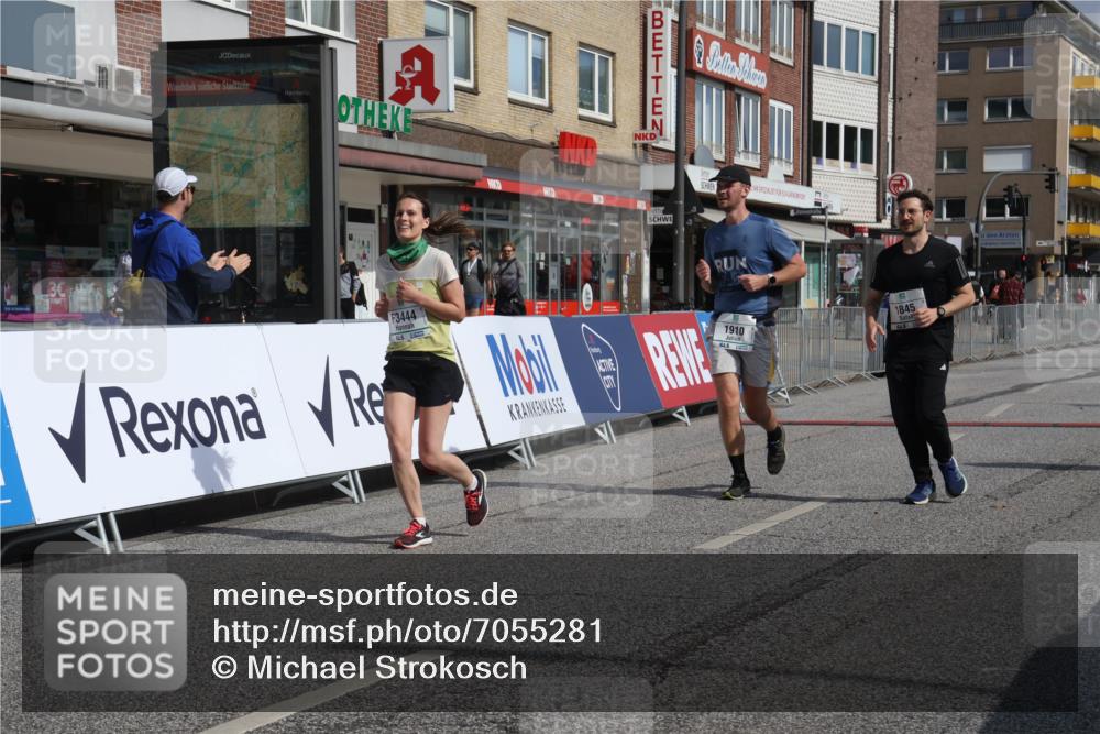 15.09.2024 - PSD Bank Halbmarathon Michael Strokosch http://msf.ph/oto/7055281 15.09.2024 12:40:52 Ziel 1845, 1910, 3444 meine-sportfotos.de