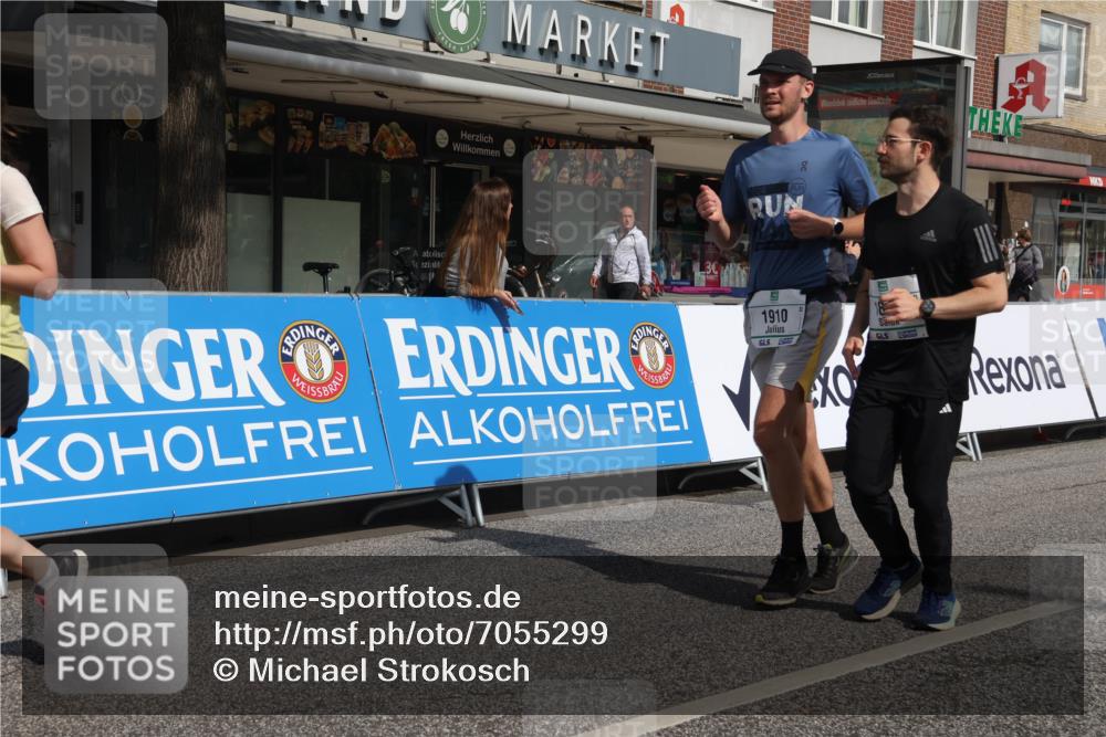 15.09.2024 - PSD Bank Halbmarathon Michael Strokosch http://msf.ph/oto/7055299 15.09.2024 12:40:55 Ziel 1845, 1910, 3444, 3462 meine-sportfotos.de