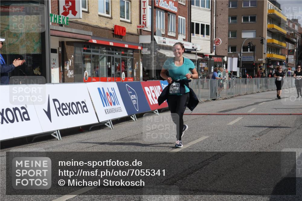 15.09.2024 - PSD Bank Halbmarathon Michael Strokosch http://msf.ph/oto/7055341 15.09.2024 12:41:04 Ziel 3354, 3355, 3462 meine-sportfotos.de