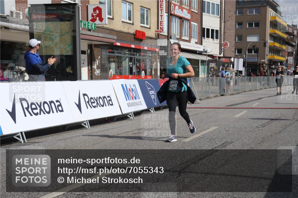 15.09.2024 - PSD Bank Halbmarathon Michael Strokosch http://msf.ph/oto/7055343 15.09.2024 12:41:04 Ziel 3354, 3355, 3462 meine-sportfotos.de